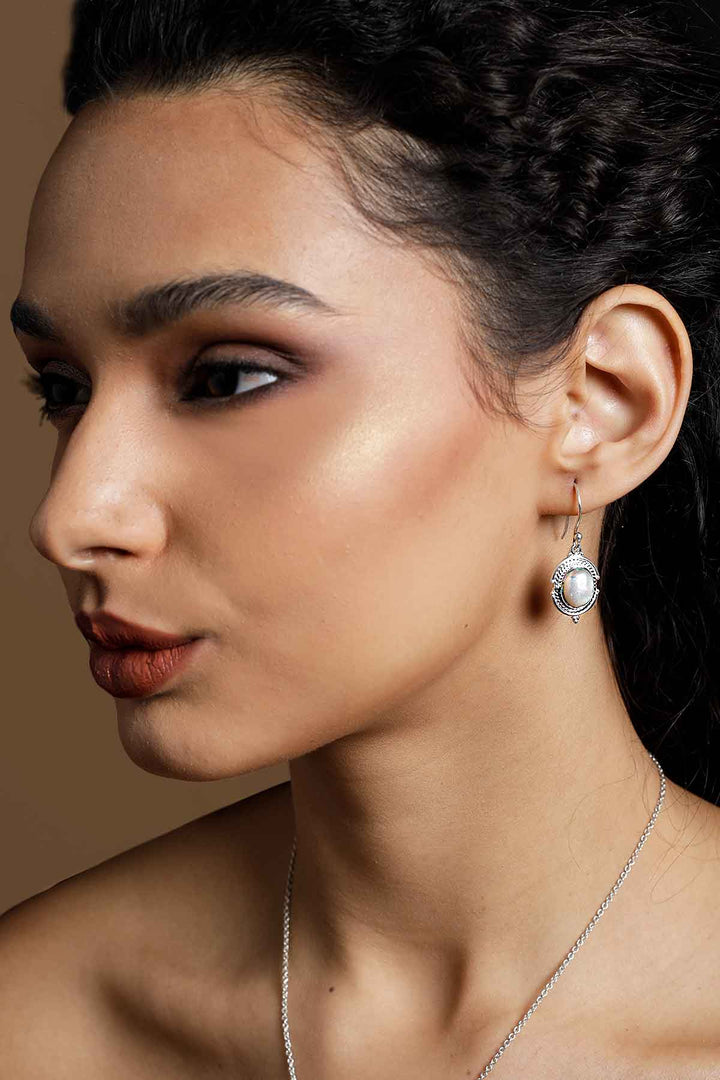 Luna White Pearl Earrings