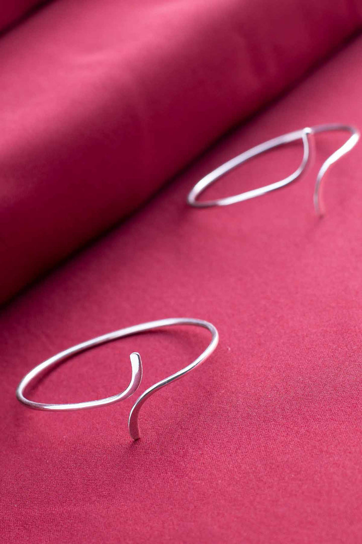 The Yuren Silver Twist Bracelet