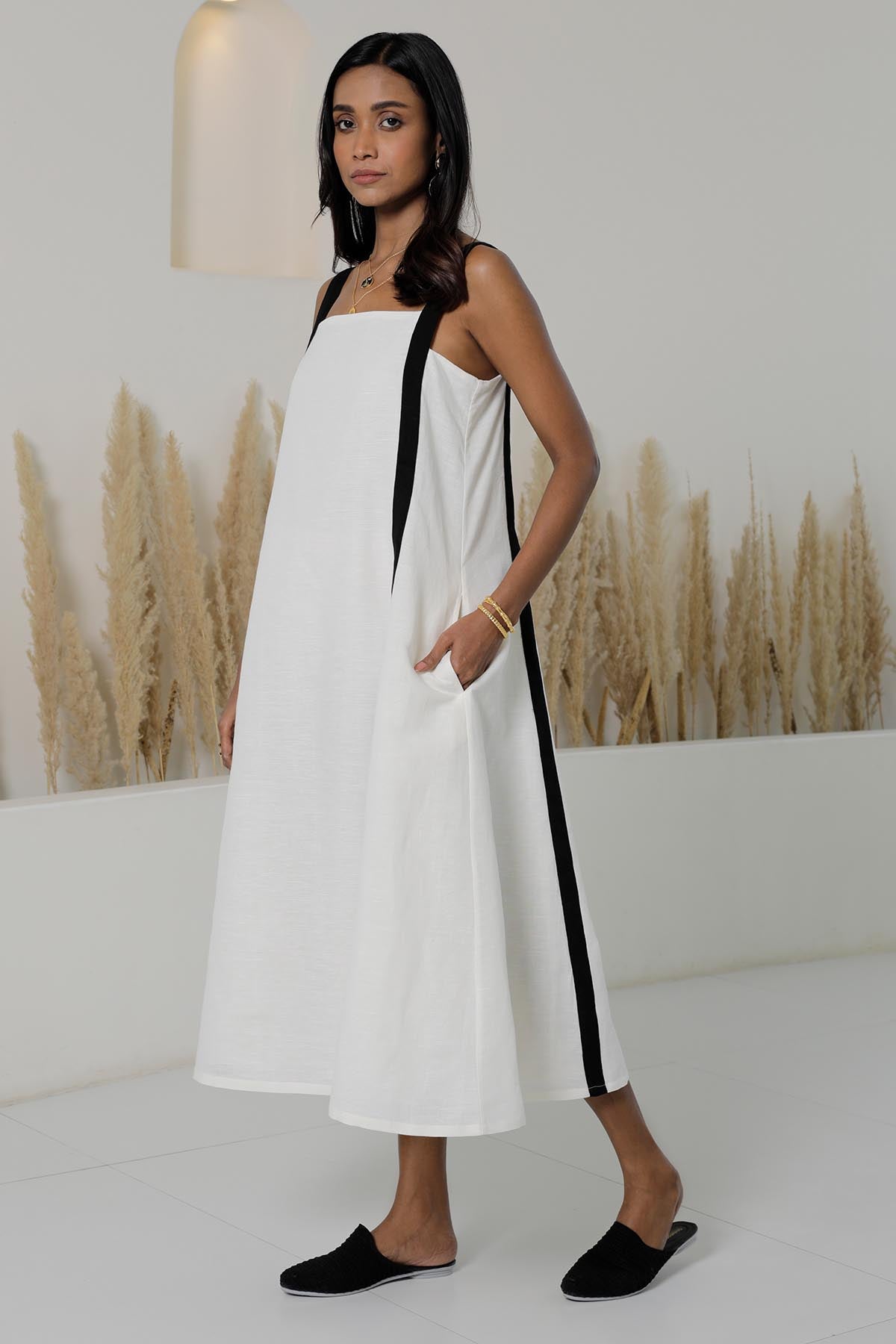 Shiro Kuro Contrast Strap Midi Dress