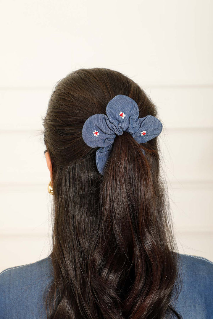 MIDNIGHT PERIWINKLE FLOWER SCRUNCHIE