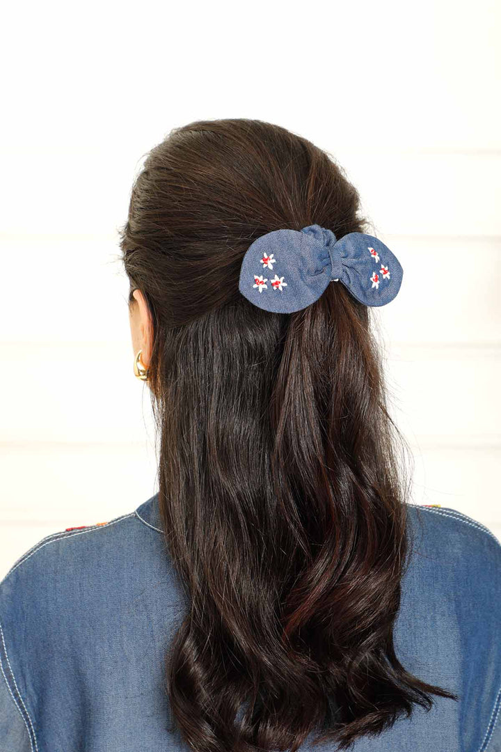 BOW SCRUNCHIES