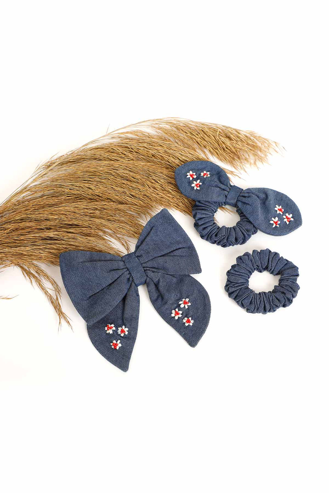 3 PACK FABLE BOW & FEMALE  HAIR SCRUNCHIES