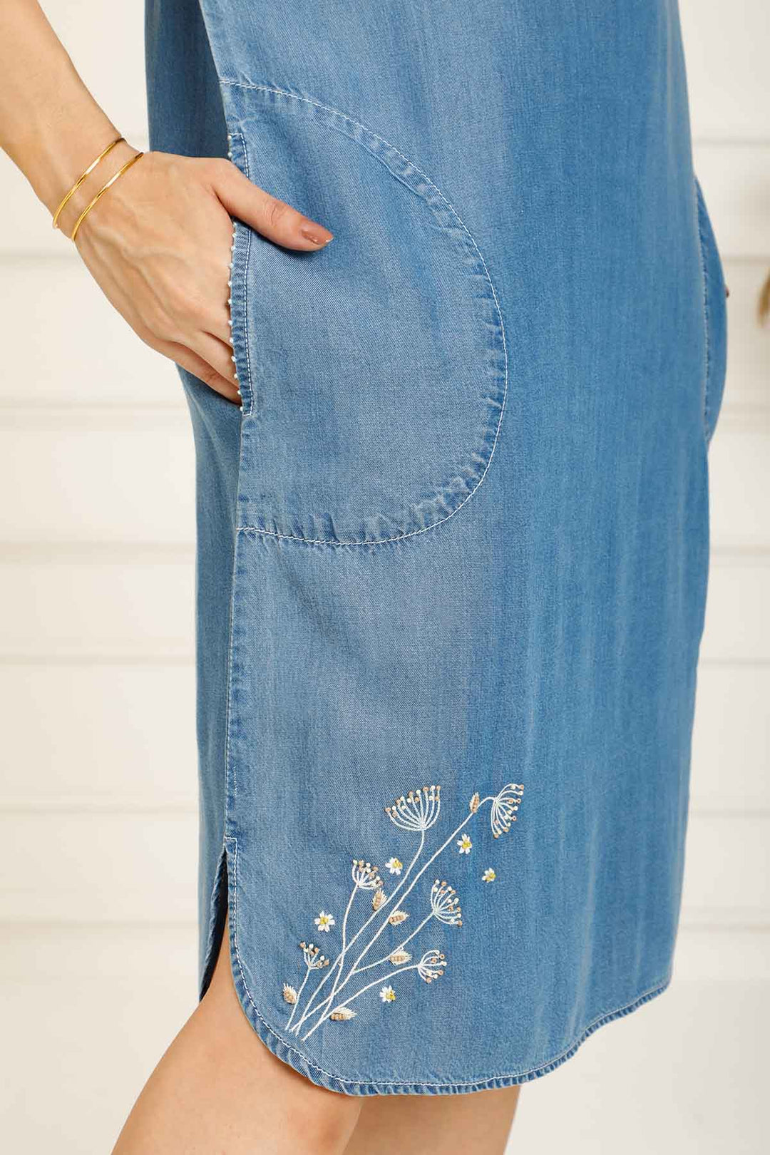EXTENDED DENIM SLEEVE DRESS