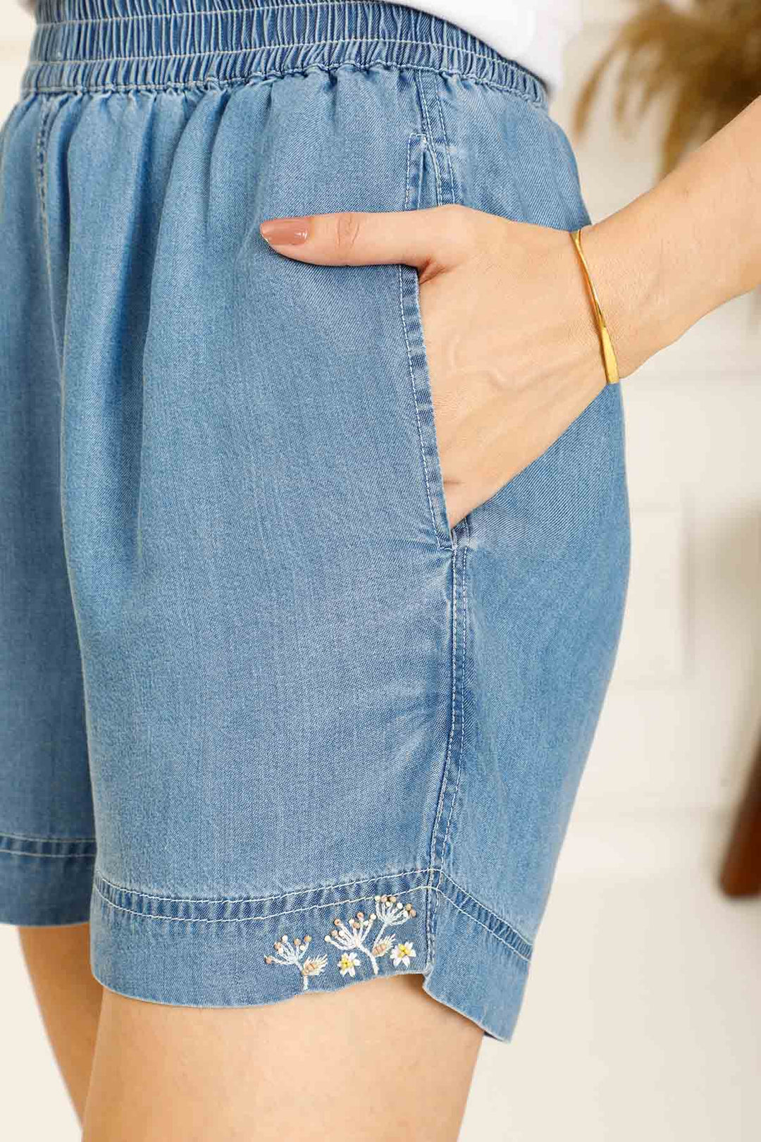 DENIM SHORTS