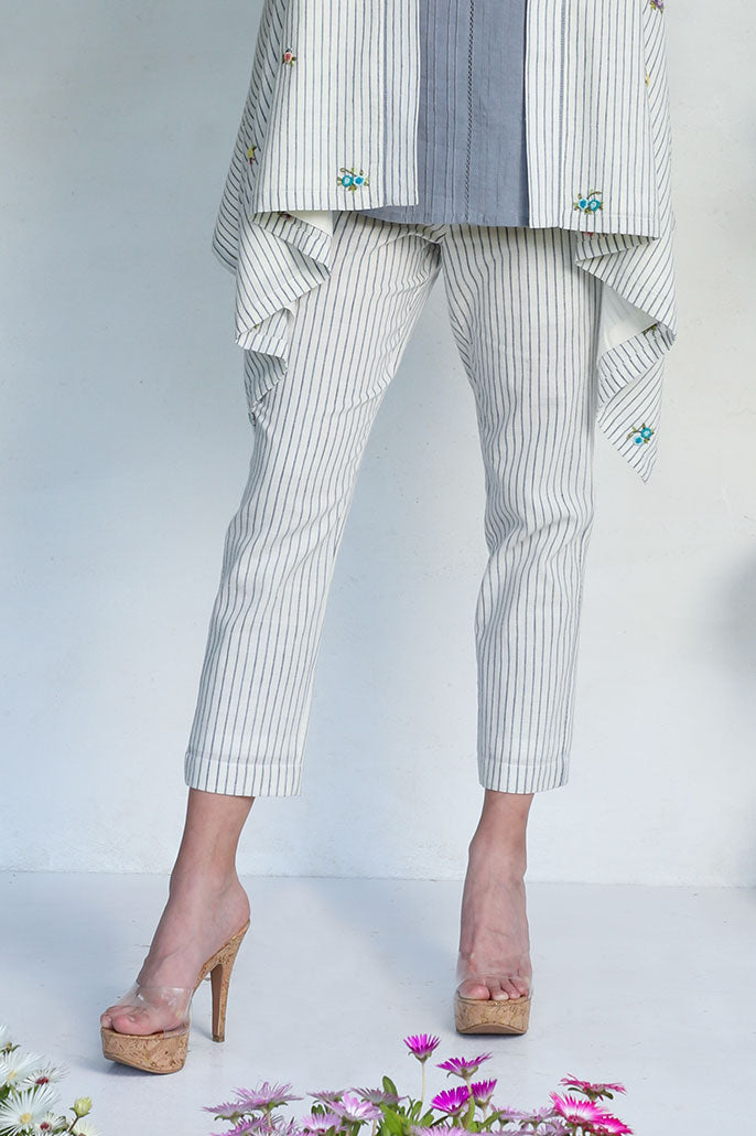 Nostalgia Striped Tappered Pants – Originate.in